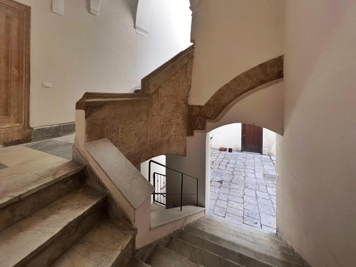 Sant'Andrea - Luxury Rooms In Vucciria Palermo Esterno foto