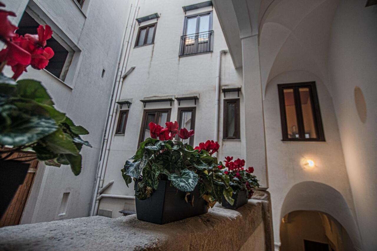 Sant'Andrea - Luxury Rooms In Vucciria Palermo Esterno foto